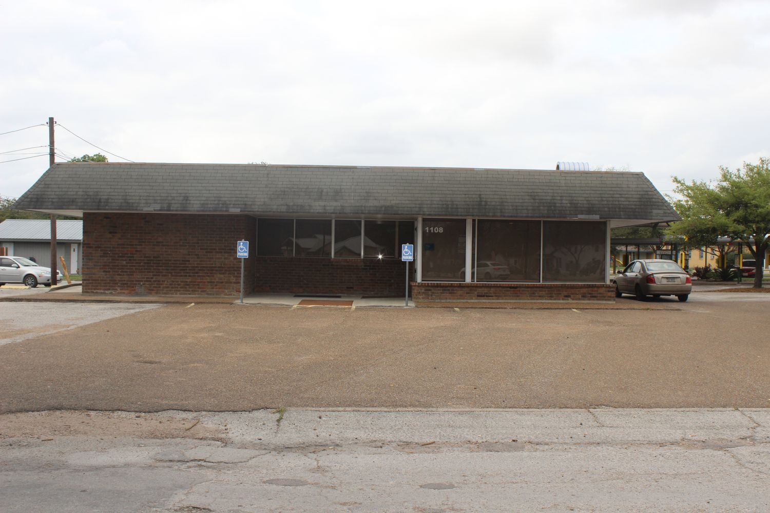 1108 N Esplanade St, Cuero, TX 77954